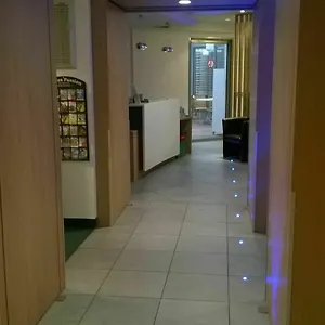 シティ *** リール
